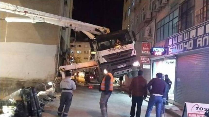 Beton Mikseri Askıda Kaldı