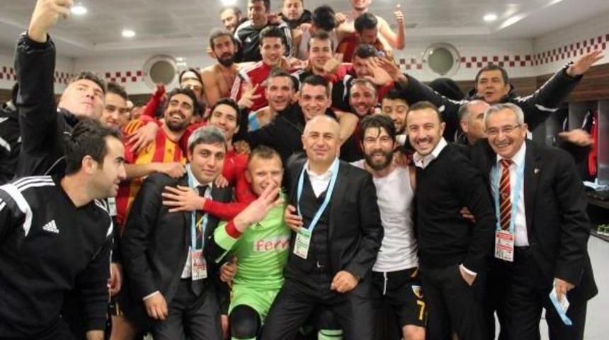 Kayserispor'un Farklı Galibiyet Sevinci