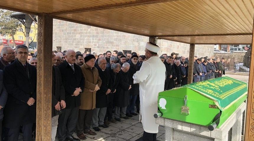 &Ouml;zden Ailesinin Acı G&uuml;n&uuml;