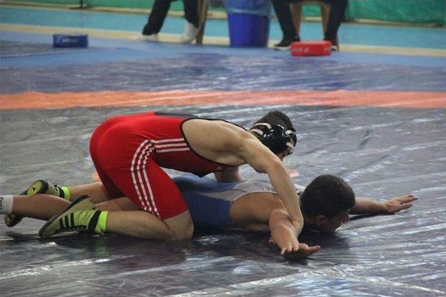 Erzincan&rsquo;da G&uuml;reş Grup M&uuml;sabakaları Tamamlandı 2