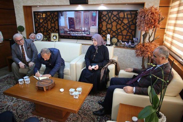 Gurbet&ccedil;i Vatandaşlardan Ayyıldız Camisi&rsquo;ne Bağış 1