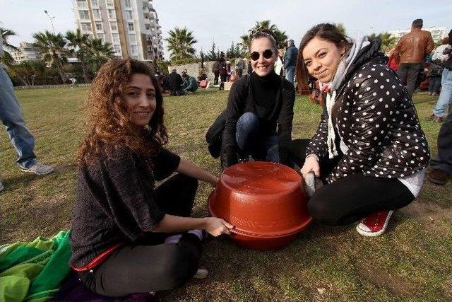 Karşıyaka’da Sokak Hayvanları Unutulmadı 1