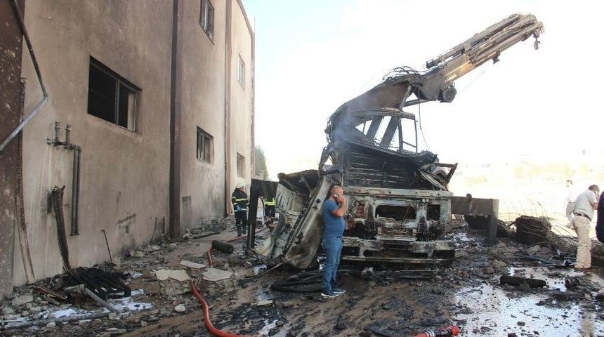 Batman Osb&rsquo;de Yakıt Tankı Patladı: 11 Yaralı