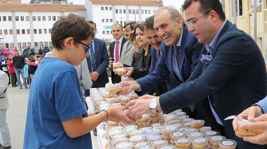 Atakum&rsquo;da 20 Bin Aşure Dağıtıldı