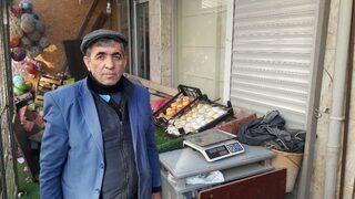 Polis Yeleği Giyip, Marketten Sigara Ve Para Aldılar