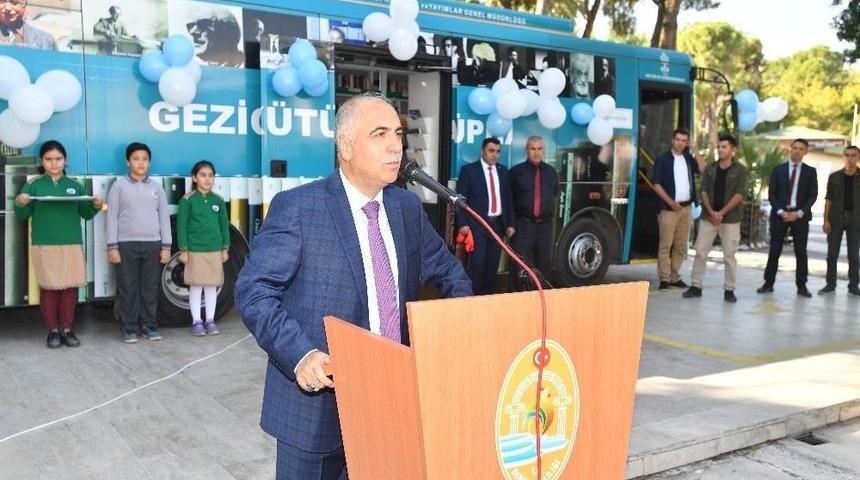 Denizli’de Gezici Kütüphane Açıldı