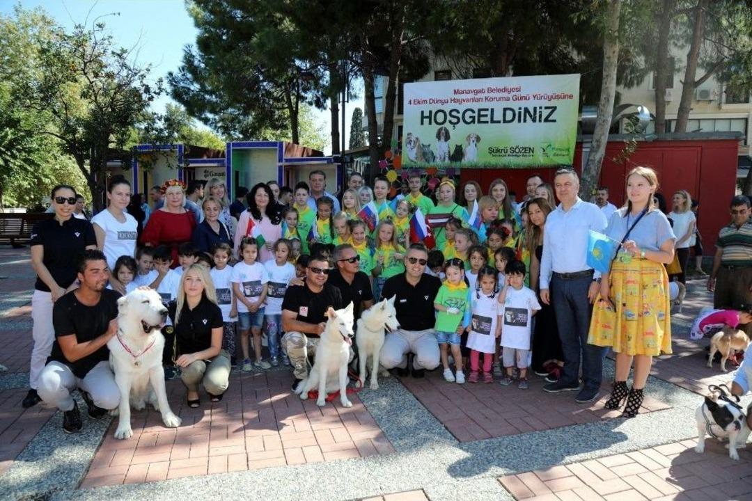 Manavgat Belediyesi&rsquo;nden Hayvanları Koruma G&uuml;n&uuml; Y&uuml;r&uuml;y&uuml;ş&uuml;