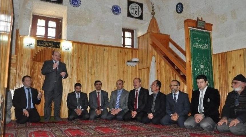 Vaaz Kursunu Tamamlayan Vaizlere Sertifikaları Verildi