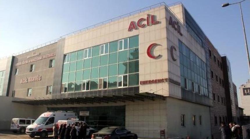 Sağlık Memuru Hastanede G&ouml;revi Başında &Ouml;ld&uuml;