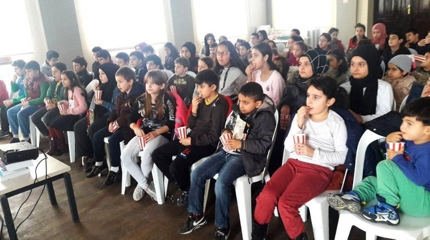 &Ouml;ğrenciler Yarıyıl Tatilinin Keyfini Sinema İle &Ccedil;ıkardı