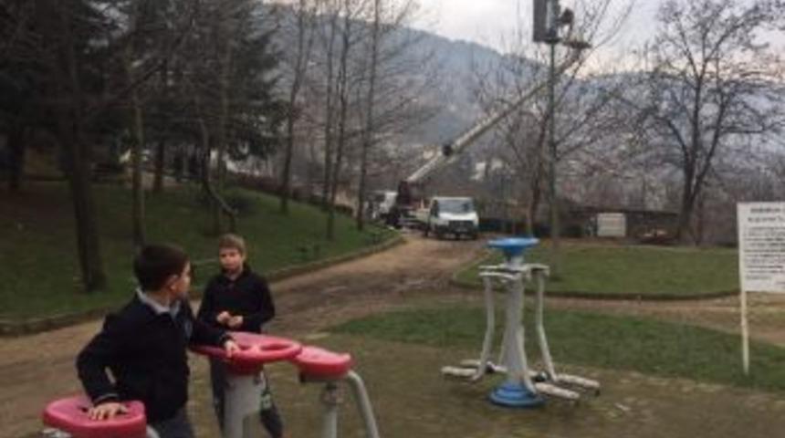 Tepkilere Rağmen &Ccedil;ocuk Parkına Baz İstasyonu Kuruldu