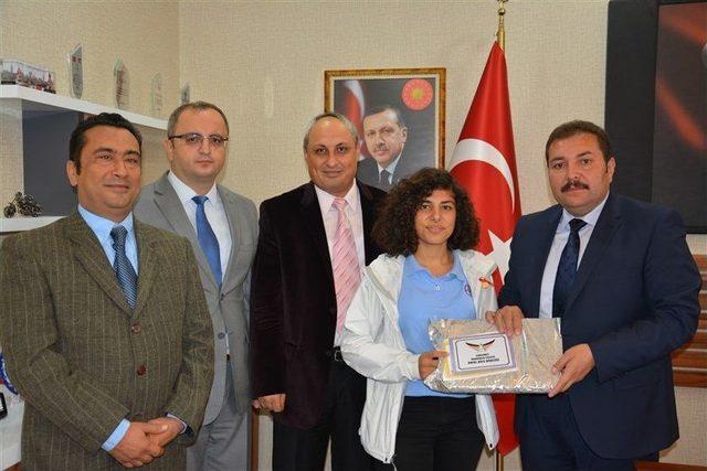 T&uuml;rkiye Değer &Ouml;d&uuml;llerinde, T&uuml;rkiye Birincisi Edremit&rsquo;ten 3