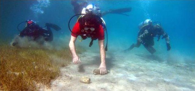 Bodrum'da Başkan Kocadon, Dalgıçlarla Deniz Dibi Temizliği Yaptı