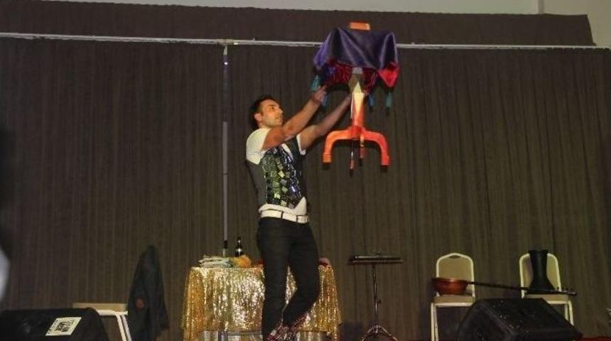 &rsquo;yetenek Sizsiniz&rsquo;in Salih&rsquo;inden &Ouml;ğrencilere &Ouml;zel Şov