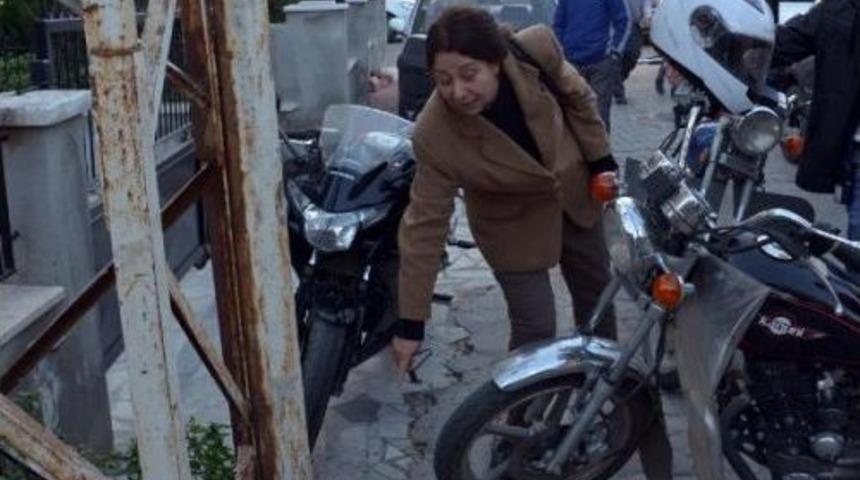 Sahte Polise Kanıp, Bankadan &Ccedil;ektiği 11 Bin Lirayı &Ccedil;&ouml;pe Attı