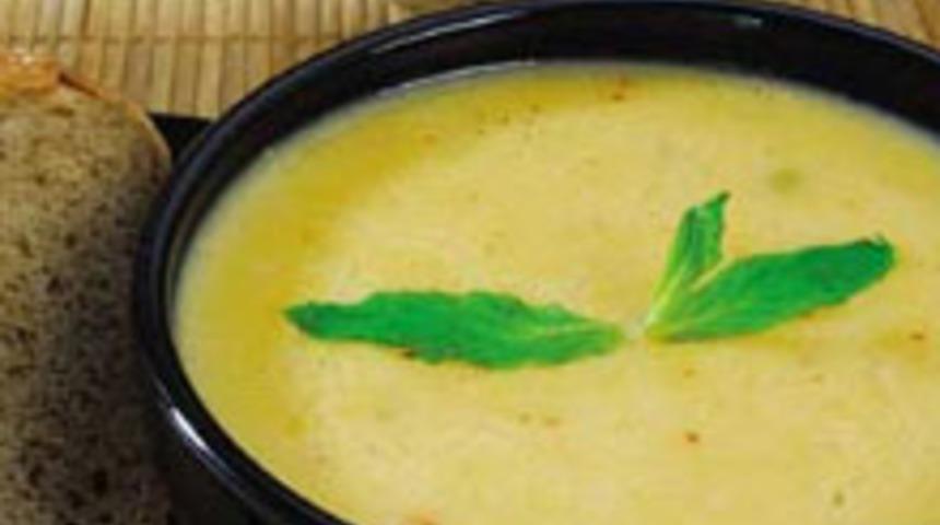 Yeşil Mercimekli Erişte &Ccedil;orbası