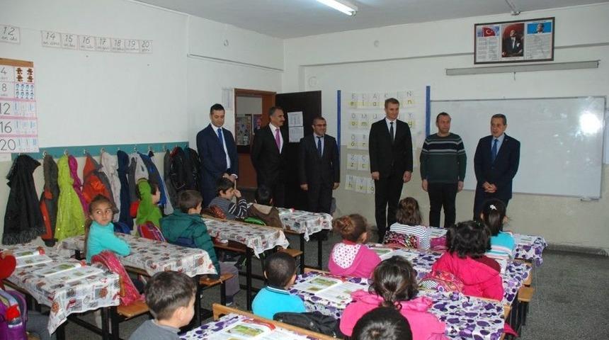 Vali Kalkancı &Ouml;ğrencilere Başarılar Diledi