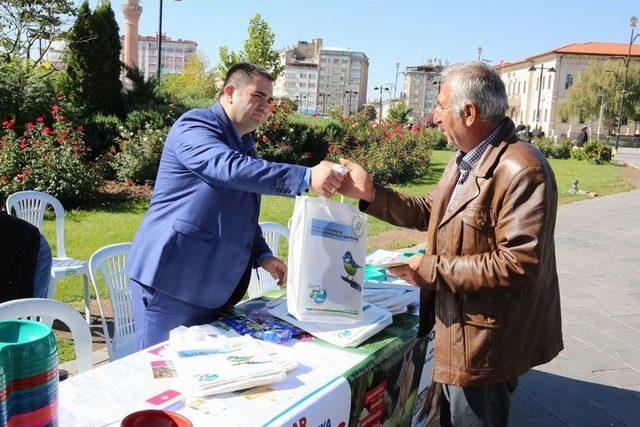 Sivas&rsquo;ta Hayvan Haklarını Anlatmak İ&ccedil;in Stant A&ccedil;ıldı 3