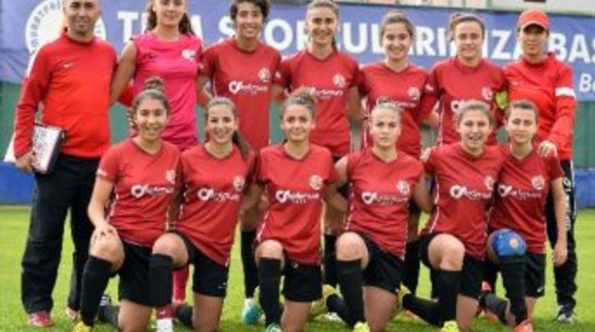 Muratpaşa&rsquo;lı Kadınlar Karşıyaka&rsquo;yı Konuk Ediyor