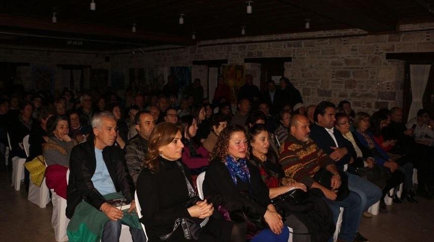 Kuşadası&rsquo;nda Mikrotonal Gitar Konseri