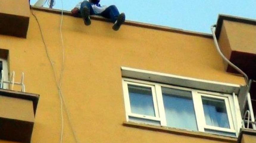 İntihara Kalkışan Işsizi, Polis Ikna Etti