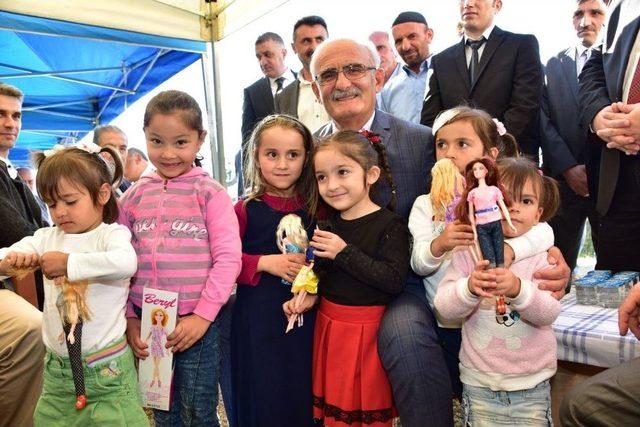 B&uuml;y&uuml;kşehir Vezirk&ouml;pr&uuml;&rsquo;de 10 &Ccedil;ift&ccedil;iye 220 Ke&ccedil;i Dağıttı 1