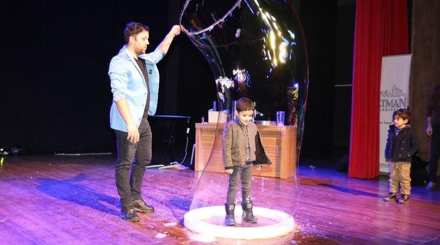 Batmanlı &Ccedil;ocuklar Domino Adamla Eğlendi