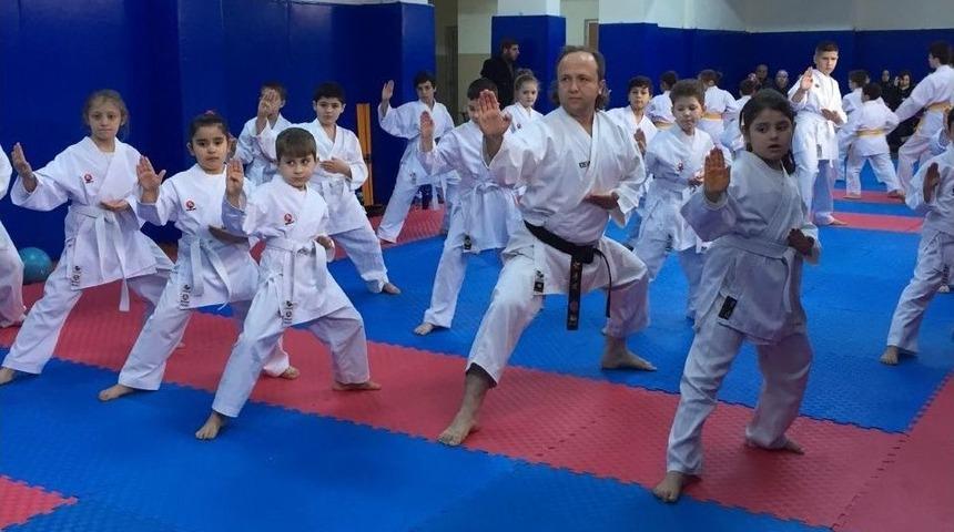 Bozüyük’te Karate Terfi Heyecanı Yaşandı