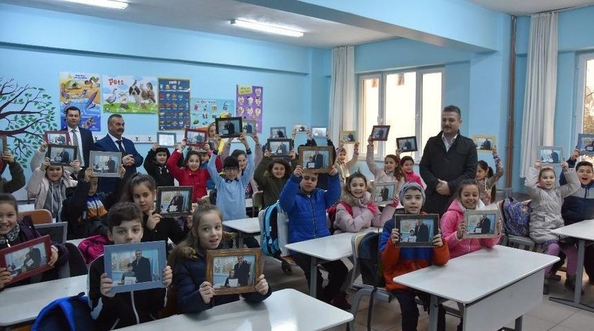 Başkan Kara&ccedil;oban&rsquo;dan &Ouml;ğrencilere Anlamlı Hediye
