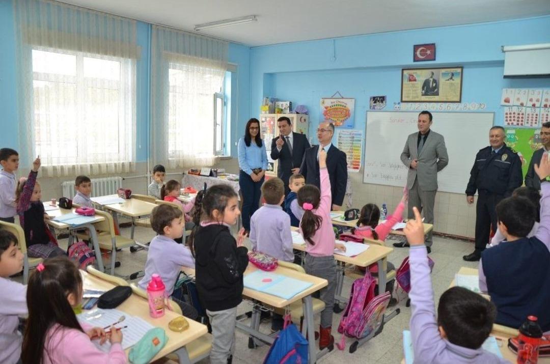 Boz&uuml;y&uuml;k&rsquo;te 13 Bin 500 &Ouml;ğrenci İ&ccedil;in Ders Zili &Ccedil;aldı