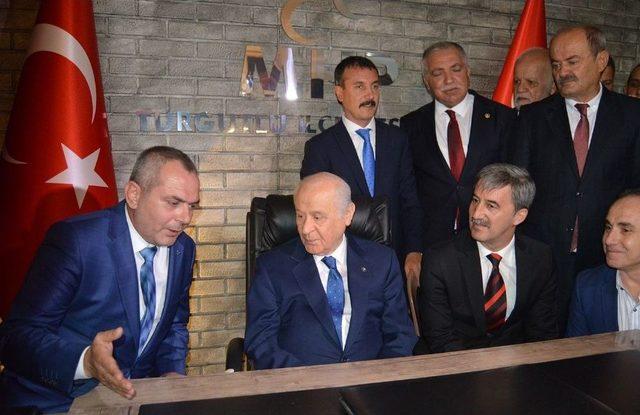 Devlet Bahçeli Turgutlu Teşkilatını Ziyaret Etti