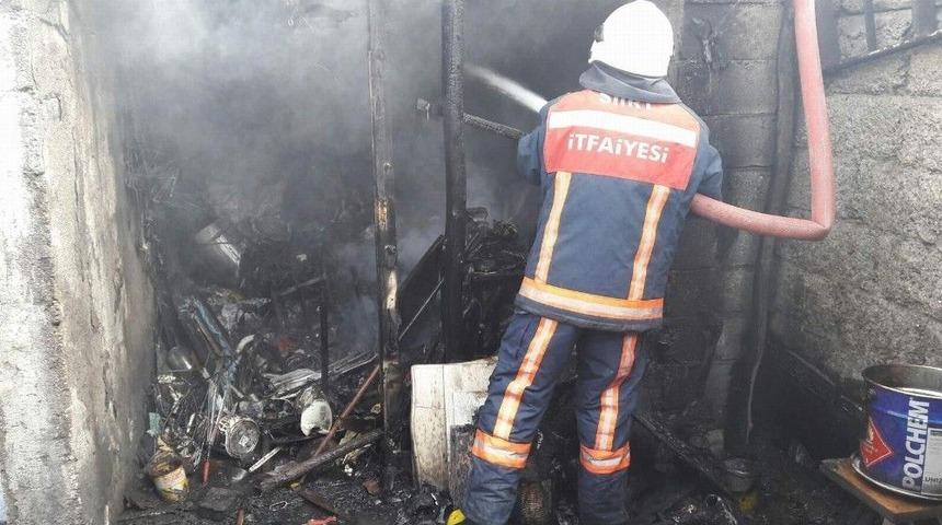 Siirt’te Bir Evin Çatı Katında Yangın Çıktı