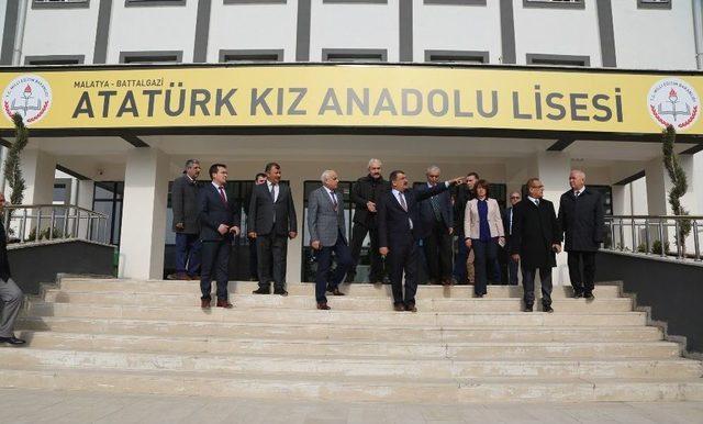 Atatürk Kız Anadolu Lisesi Yeni Binasında Eğitim-öğretime Başladı