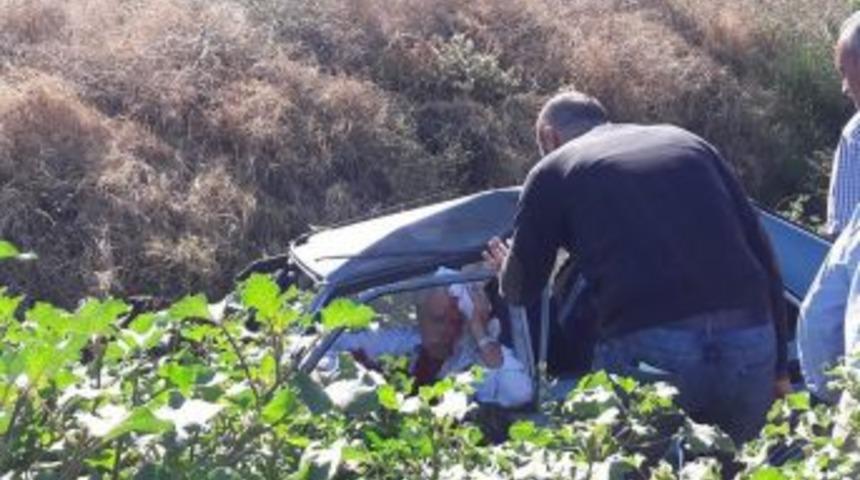 Otomobil Şarampole Yuvarlandı: 2 Yaralı