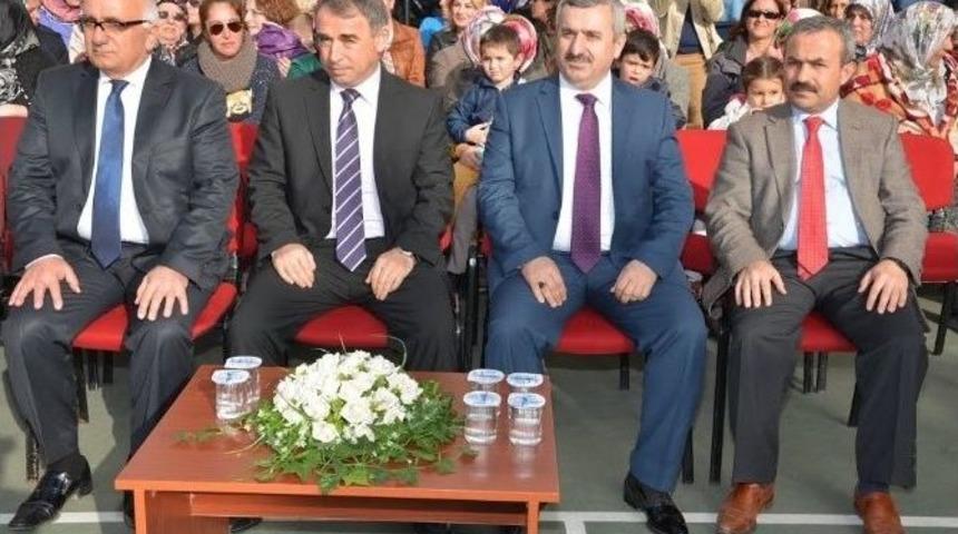 Başkan Baran &Ouml;ğrencilerin Karne Heyecanına Ortak Oldu