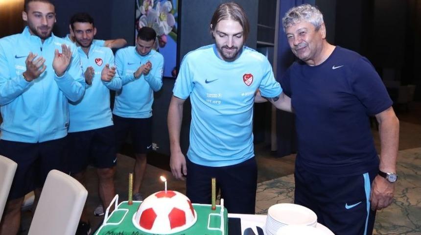 Caner Erkin&rsquo;in Doğum G&uuml;n&uuml; Kutlandı