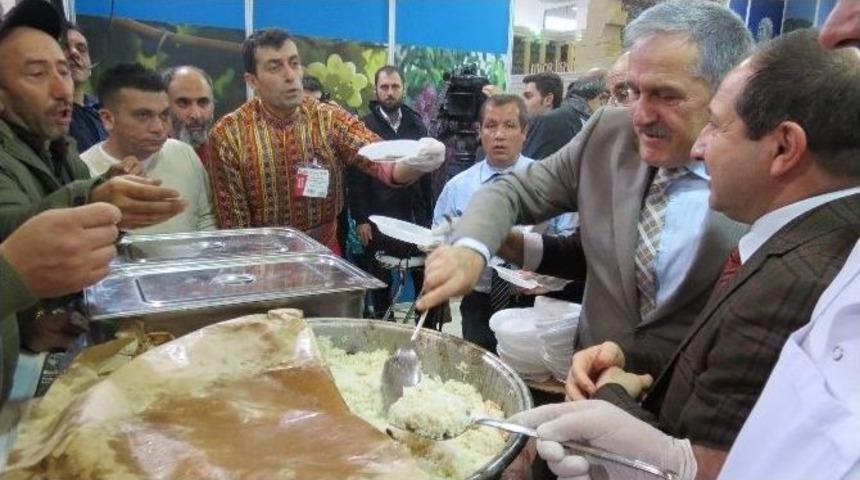 Kayısı Pilavı Ve Tatlısı Yoğun İlgi G&ouml;rd&uuml;