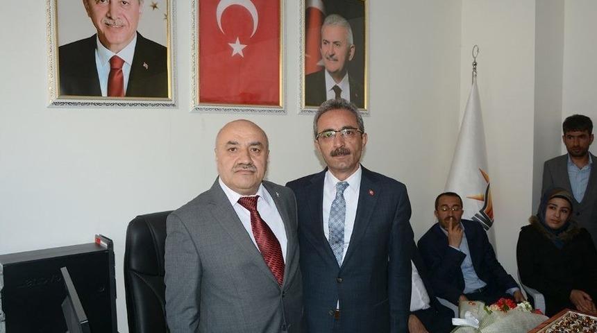 Ak Parti &Ccedil;atak İl&ccedil;e Başkanlığında Devir Teslim T&ouml;reni