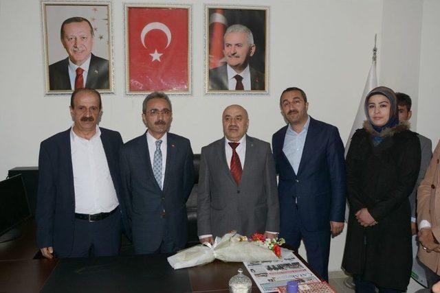 Ak Parti Çatak İlçe Başkanlığında Devir Teslim Töreni