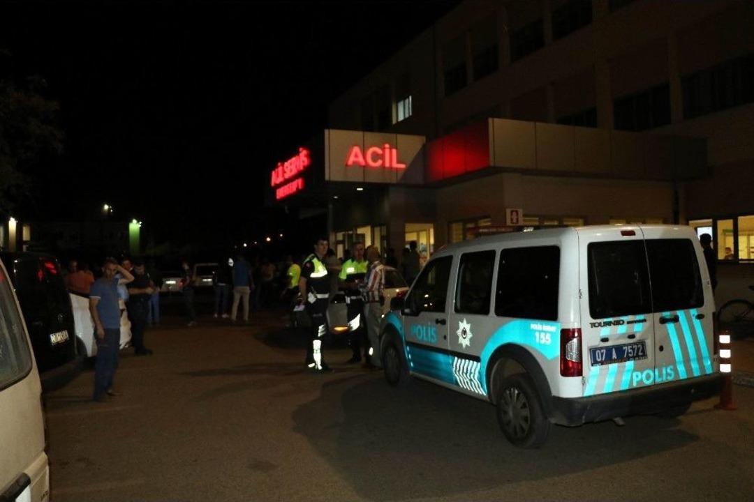 Otomobilin &Ccedil;arptığı Kadın Polis Ağır Yaralandı