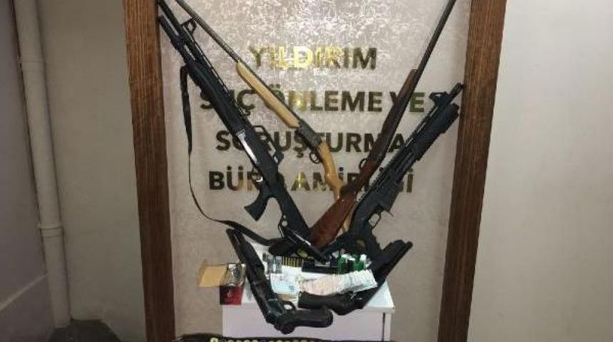 Bursa'da 3 Farklı Adrese Silah Ve Uyuşturucu Baskını