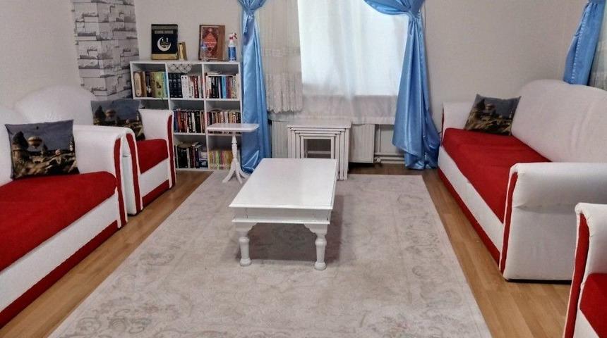 Bbp İl&ccedil;e Başkanı, &lsquo;zeytin Dalı&rsquo;na Destek İ&ccedil;in Evini Kırmızı Beyazla Donattı