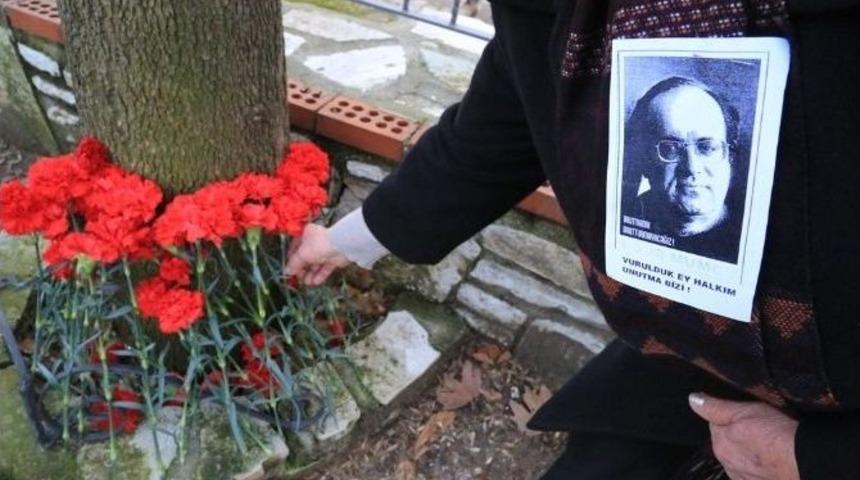 Uğur Mumcu Milas&rsquo;ta Karanfillerle Anıldı