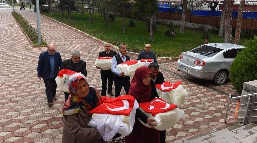 Mehmetçik Üşümesin Diye Afrin’e İçlik Yolladılar