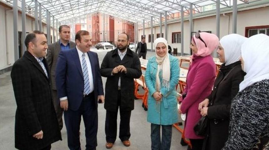 Suriyeli &Ouml;ğretmenler Başkanı &Ouml;ğle Yemeğinde Ağırladı