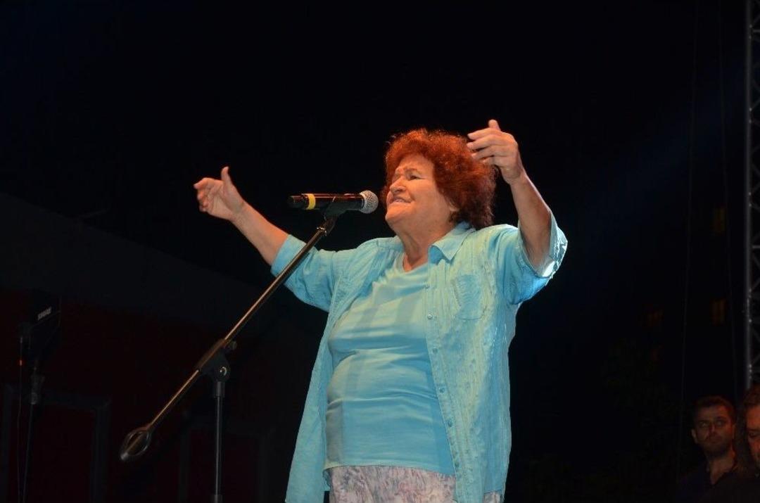 Selda Bağcan Atasehir&rsquo;de Konser Verdi