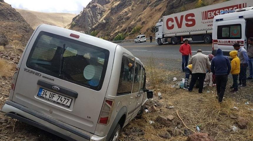 Eleşkirt&rsquo;te Trafik Kazası: 2 Yaralı