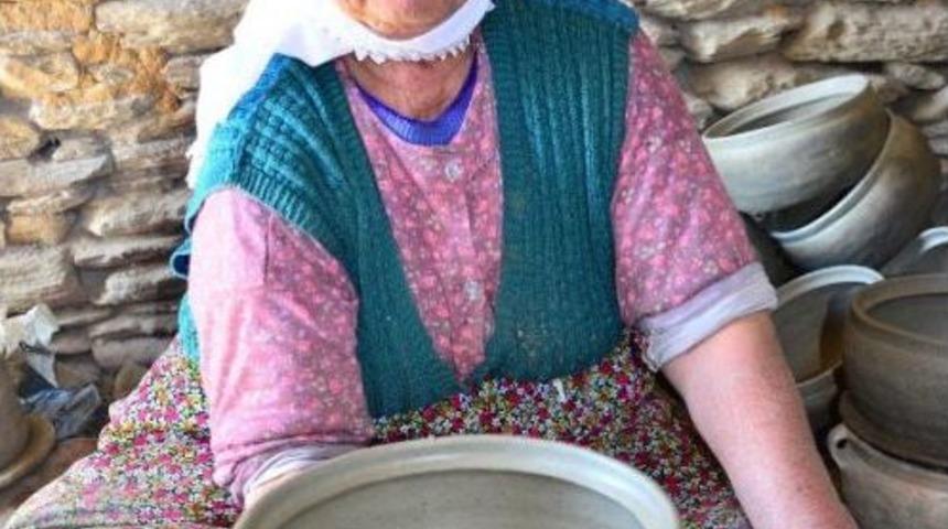 Salihli'de 600 Yıllık Ge&ccedil;im Kaynağı; &Ccedil;&ouml;mlek&ccedil;ilik