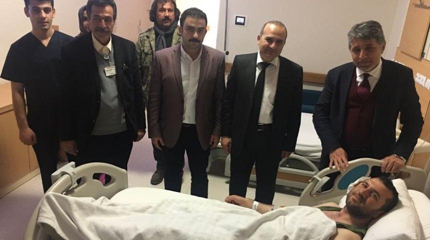 Kırıkhan Kaymakamı Ve Belediye Başkanı Yaralı Askerleri Ziyaret Etti