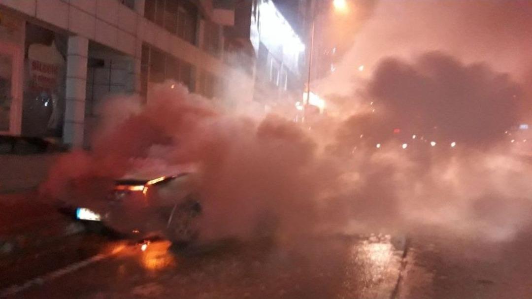 Park Halindeki Aracını &Ccedil;alıştırmasıyla Alev Alması Bir Oldu